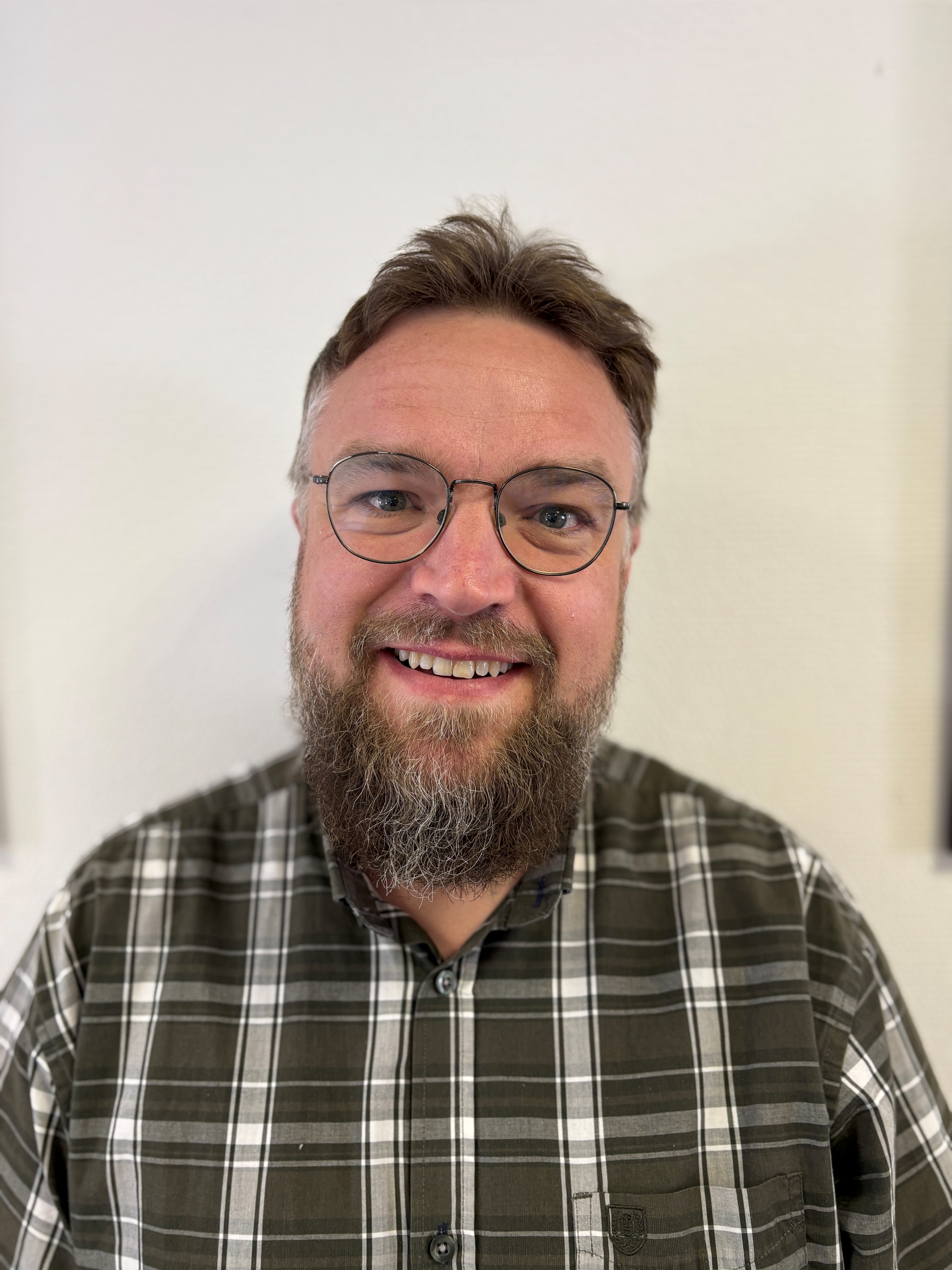 Kristian Smith Larsen Kristian Smith Larsen